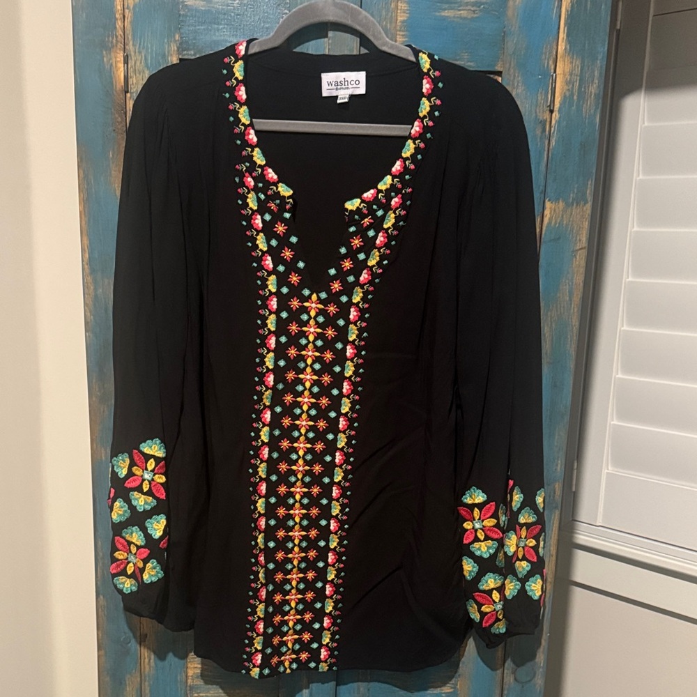Black Floral Embroidered Women's Top